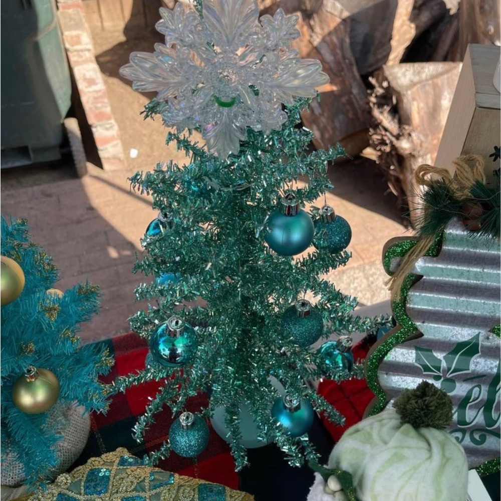 Small Christmas tree great for offices, room, Grave,  sites